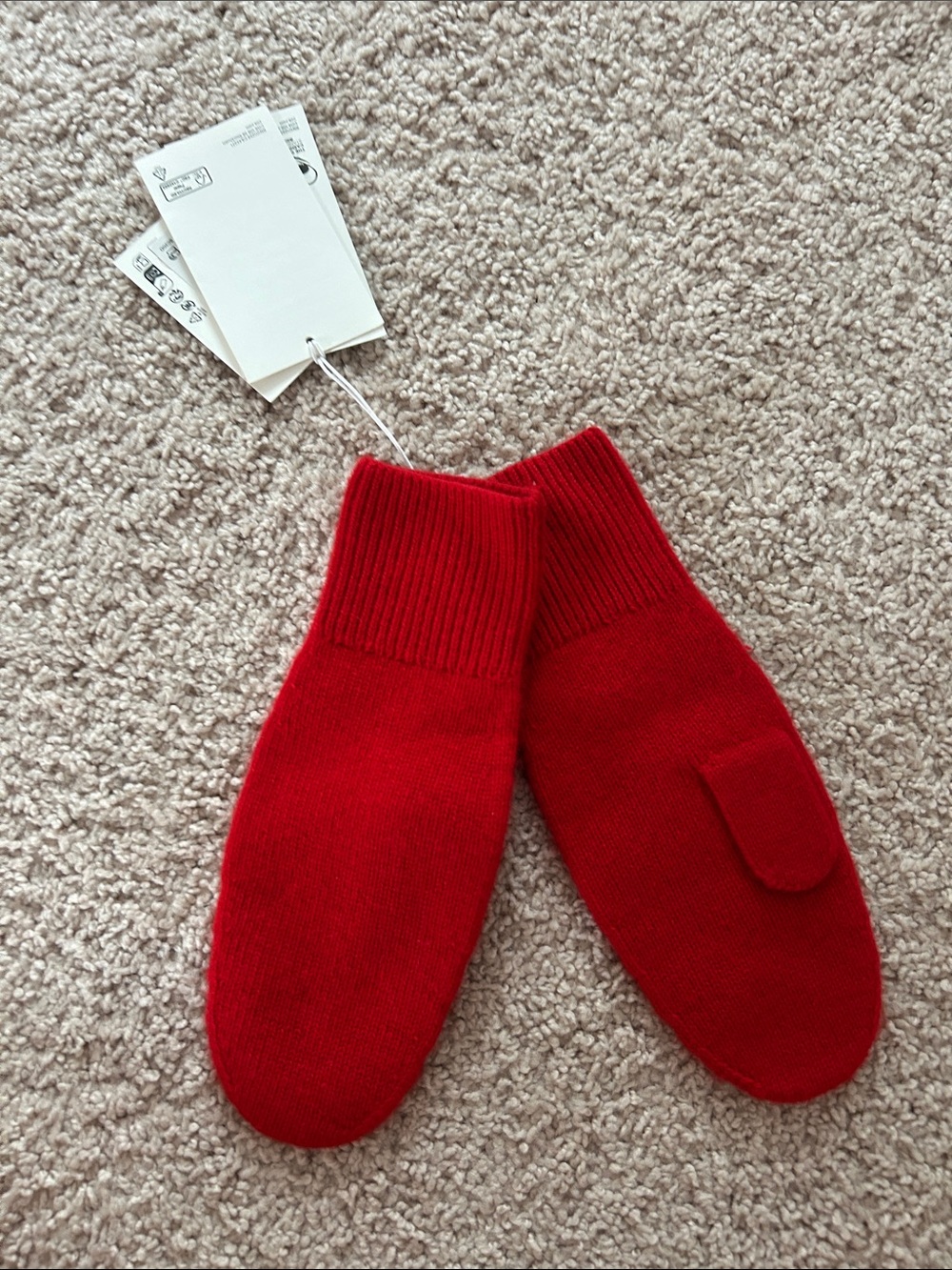 COS cashmere mittens. XS/S